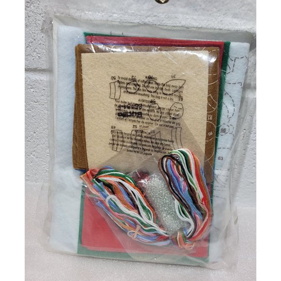 New Bucilla Felt Stocking Kit 86484 Fun in the Snow 16" - Picture 2 of 5